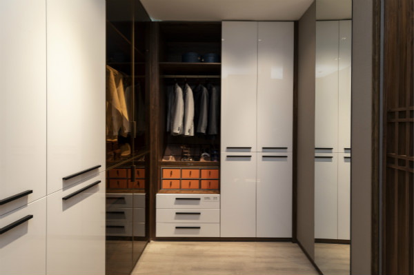 2021開定製衣櫃店要了解什麽？定製衣櫃加盟需注意這幾點